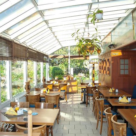 Ferien Unterm Reetdach In Gohren Hotell Goehren  Exteriör bild